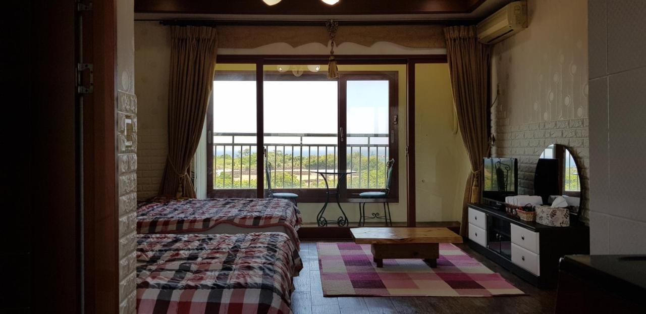 Jun House Vandrarhem Jeju Exteriör bild