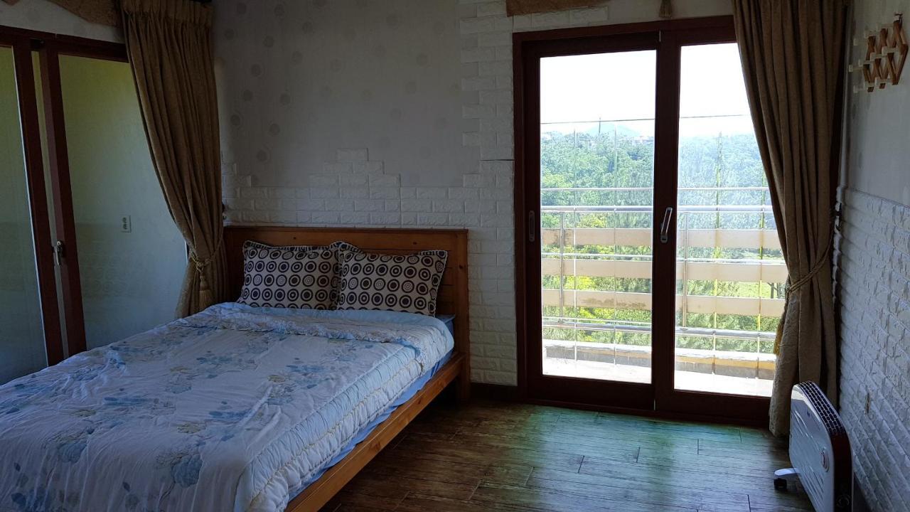 Jun House Vandrarhem Jeju Exteriör bild