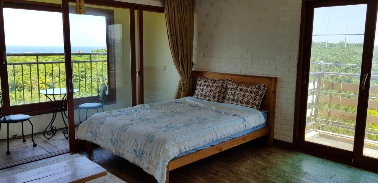 Jun House Vandrarhem Jeju Exteriör bild
