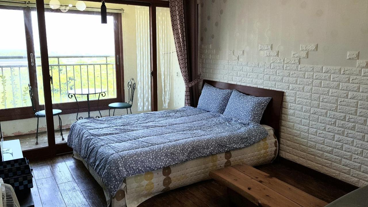 Jun House Vandrarhem Jeju Exteriör bild